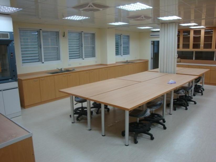 The laboratory space of Dongsha Atoll Research Station